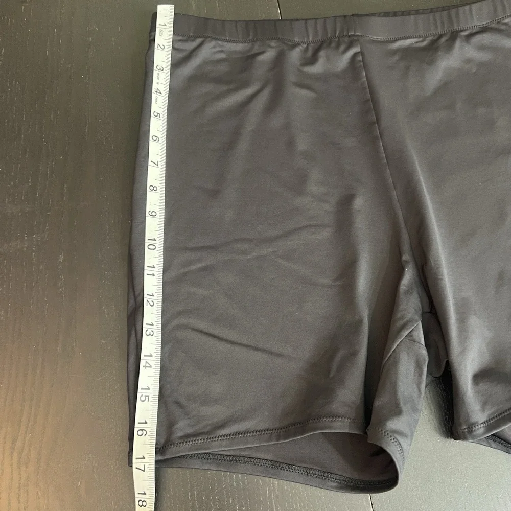 SKIMS Signature Mid Waist Swim Shorts Size 2X‎ Black Pool Resort Vacation
